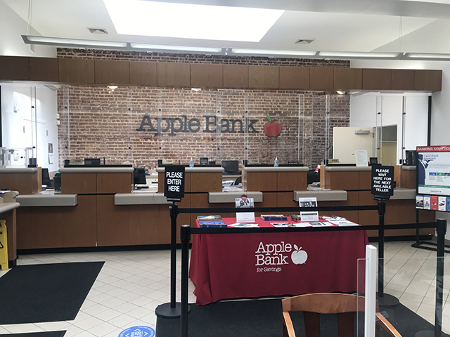 apple bank cedarhurst